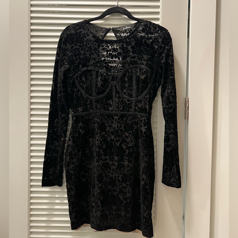 Lulu's Black Floral Velvet Long Sleeve Dress